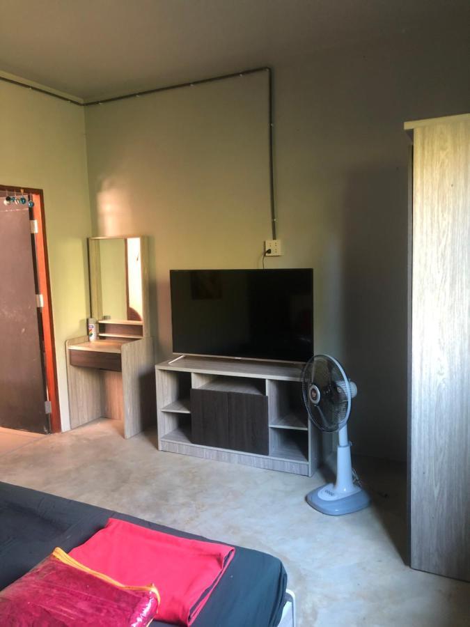 BP cheap private rooms Koh Mak Buitenkant foto